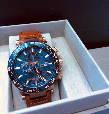 Guess Collection Y37002G7